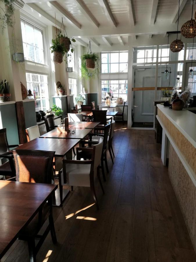 Bed & Brasserie Het Kosthuys Синт Маартенсдайк Екстериор снимка